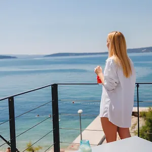 Stacija Szálloda Kaštela
